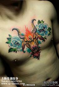 чоловічі груди прохолодно овець голова троянда візерунок татуювання