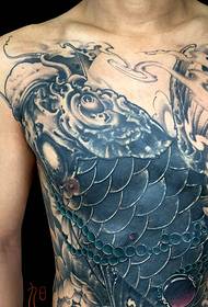 keskeneräinen iso kalmari tatuointi malli