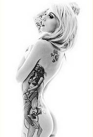foto di moda bellezza lato vita sirena tatuaggio raccomandato modello