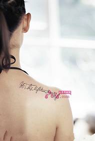 девојке рамена енглеска абецеда тетоваже слике