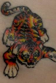 kulay ng baywang umuungal tigre tattoo larawan