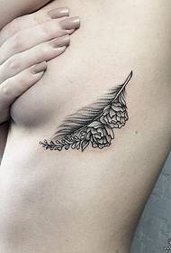 batang babae sa dibdib maliit na sariwang sariwang feather rose pattern ng tattoo