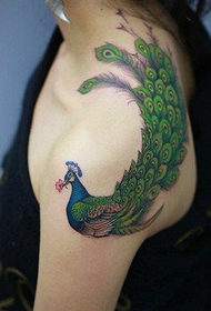 nindot nga mga abaga nga nindot ug matahum nga sumbanan sa peacock tattoo