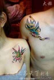 女の子の肩かわいい美しいカップル小さなツバメのタトゥーパターン