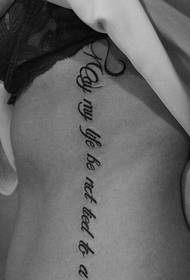 Modello di tatuaggio inglese con un aspetto che guarda in vita