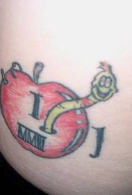talje farve rødt æble med orm tatovering mønster