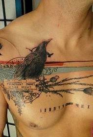 Tatuaggio da ragazzo corvo petto scuro personalità