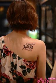 fresco ombreiro traseiro pequeno flor corpo fotos de tatuaje inglés