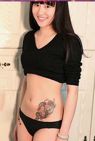 Imagem de tatuagem de cobra de cintura fina sexy pequena beleza
