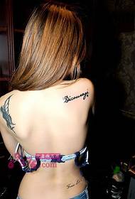 piccola foto di tatuaggio inglese fresca spalla di bellezza
