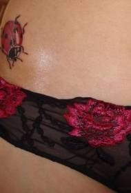 warna pinggang Pola tato ladybug yang realistis