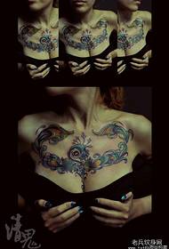 sumbanan sa kaanyag nga matahum nga sumbanan nga tattoo sa tattoo sa langgam