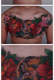 мъжки гърдите красив змийски божур татуировка модел
