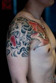Препоръчва се дизайн на татуировки на половин калмари