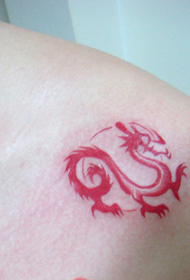 tatuaggio drago totem rosso