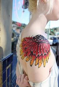 kreiva koloro flugiloj ŝultro tatuaje 114510 - ŝalupaj flugiloj krono letero tatuaje