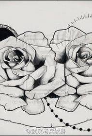 rose tatouage de la carrosserie