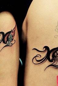 un couple de tatouage totem