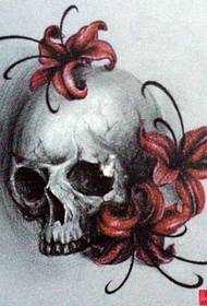 Ръкопис на татуировка с татуировка на цветя на таро