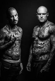 un grup de tatuatges tòtems masculins