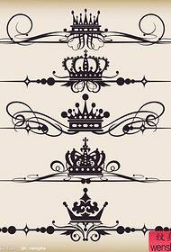 un modello di tatuaggio corona totem