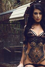 sexy tattoo များနှင့်ပြည့်ဝသောအပြင်ဘက်အလှတရား