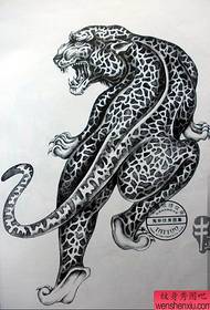 Tetovažna figura priporoča črno-bela leopardova tatoo dela