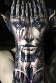 sešívané dvojité rameno 3d portrét tetování vzor