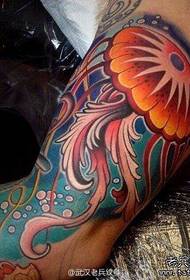 warna tatu jellyfish berfungsi