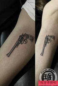 popular patró de tatuatge de pistola de parella popular