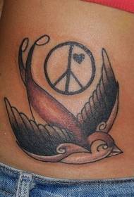 amore in vita in lettere di pace e immagini del tatuaggio del passero