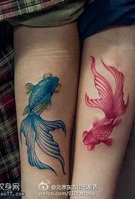 e puer wonnerschéin kleng Goldfish Tattoo Designs