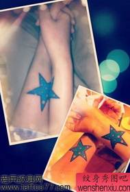 módní pár pěticípé hvězdy tetování vzor