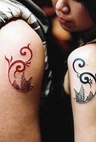 няколко татуировки за двойки на личността Мъртво единично куче