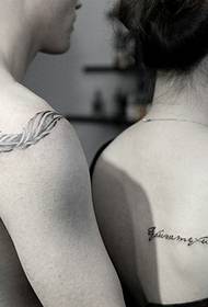 zadné rameno tvorivé pár krídel tetovanie