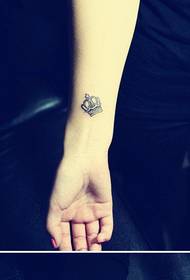 pop popular a Lotus ແລະຮູບແບບ tattoo ເຮືອນຍອດ