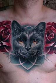 mannelijke volle borst mooie rozen en kat tattoo Foto