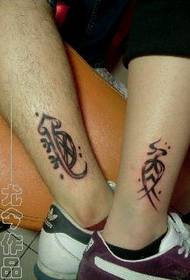 modeli i tatuazheve të çiftave të këmbëve