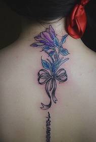 Гръбначен стълб Красиво цвете татуировка на цветя аромат приятен