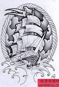 งานสักเรือใบสีเทาดำ