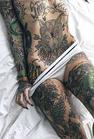 halos lahat ng sulok ay natatakpan ng mga tattoo ng tattoo