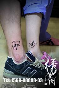 tato jantung pola tato pada pergelangan kaki pasangan