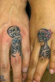 finger kranium par tatoveringsmønster