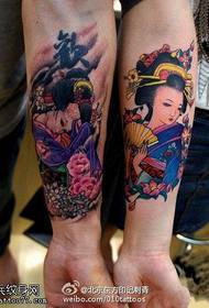 pari hieno geisha-tatuointikuvio