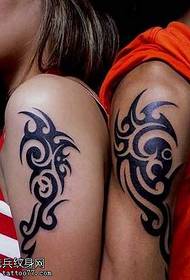 armpaar totem tatoeëringpatroon