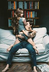 um casal romântico com um amante para se tornar uma tatuagem de casal de moda