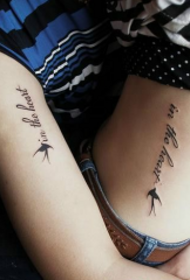 modello di tatuaggio uccello coppia personalità alfabeto inglese estetico