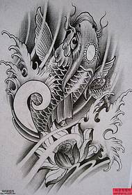 鯉魚紋身分享的黑白蓮花紋身作品