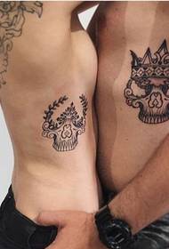 par bočnih rebara Uzorak tetovaže ježa crne točke
