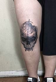 klein tatoeëring op die knie